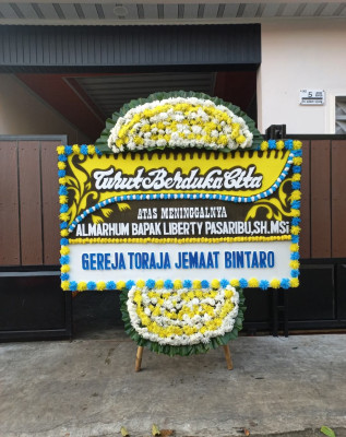 Papan Bunga Duka di Salahutu