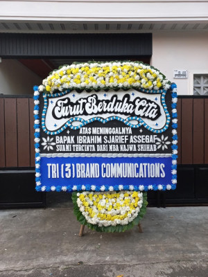Papan Bunga Duka di Salahutu